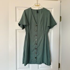 Elegant Green Button-Down Dress